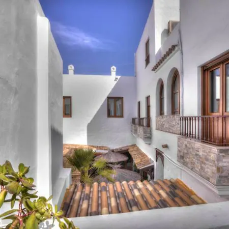 Hotel Almadraba *